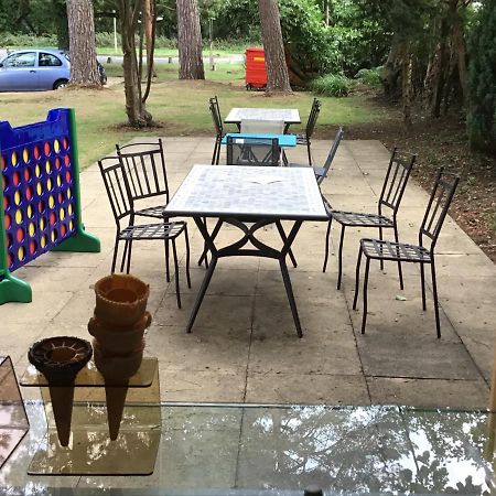 เลอ ชาโตว์ Bed & Breakfast Cadnam ภายนอก รูปภาพ