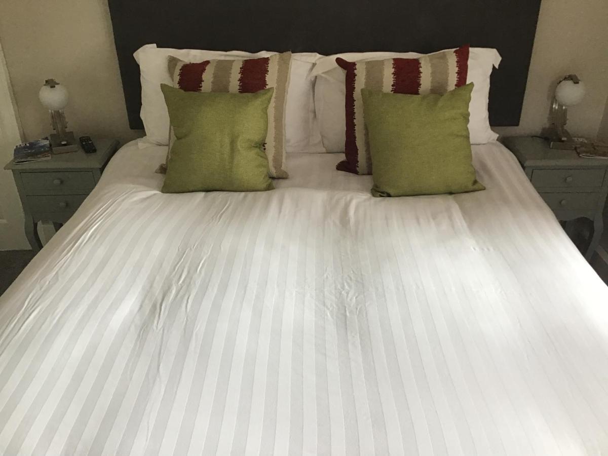 เลอ ชาโตว์ Bed & Breakfast Cadnam ห้อง รูปภาพ